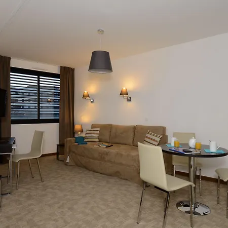 Zenitude Swiss 4* 페르네이 볼테르